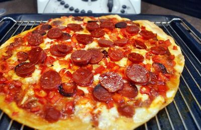 Pizza chorizo poivrons au thermomix de Vorwerk