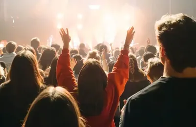 Un pasteur affirme que 80 % des jeunes qui vont à son église ont d'abord connu Jésus sur internet