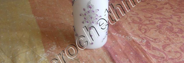 bougie personnalisée avec des strass et glitter
