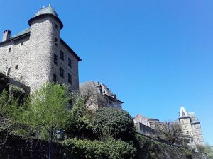 il fait beau  même chaud nous rentrons à la maison le samedi 21 Avril 2018  et retrouver notre petite famille et amis