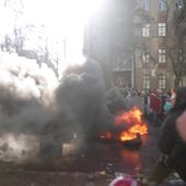 LiveLeak.com - Fighting in Kiev - Intense documentary style footage