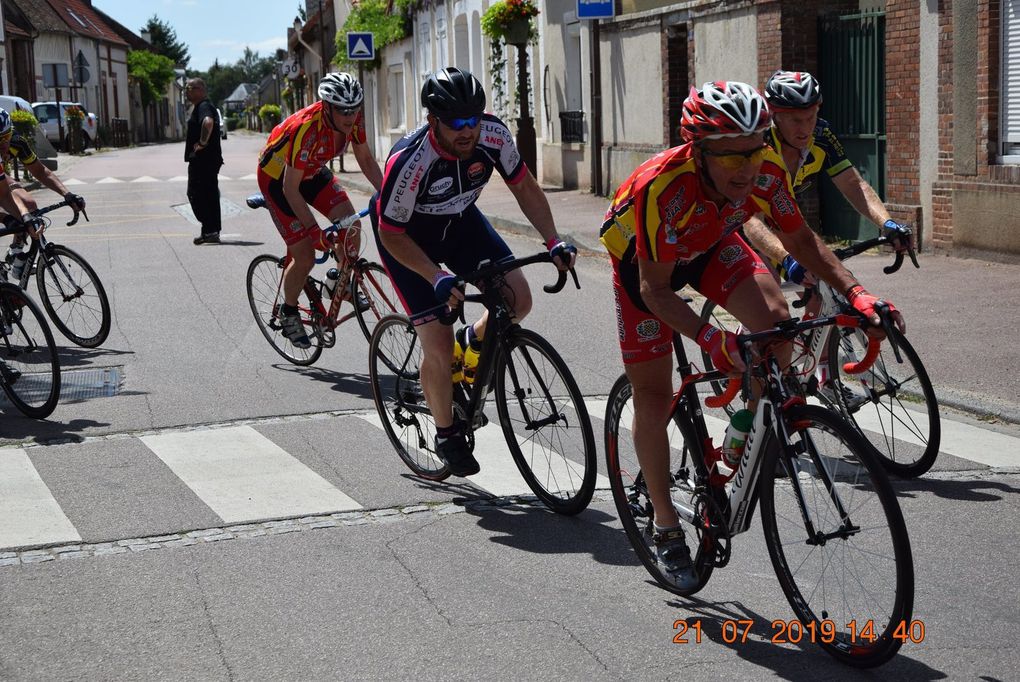 Album photos de la course UFOLEP 3 et 4 de Bois le Roy (27)