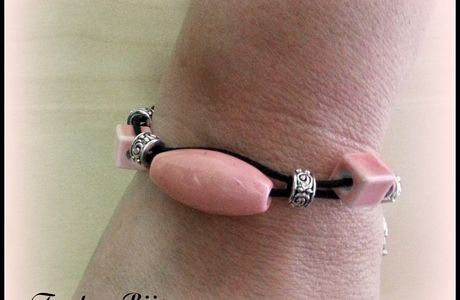 Bracelet cordon noir perles céramique rose saumon