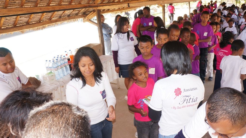 Journée récréative pour 70 élèves malentendants du SMM ADSF et de l'AKA.MA, grâce à l'association Fitia de Mialy Rajoelina. Photos: Harilala Randrianarison