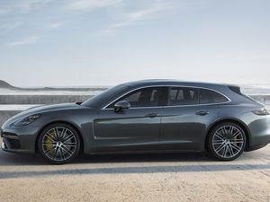 Porsche Panamera Sport Turismo: images, caractéristiques et tarifs