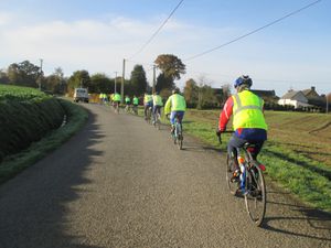 Vers la Croix de l'Iff et la chapelle Saint-Yger sur la commune de Ménéac.  (Photos de Patrick H.)