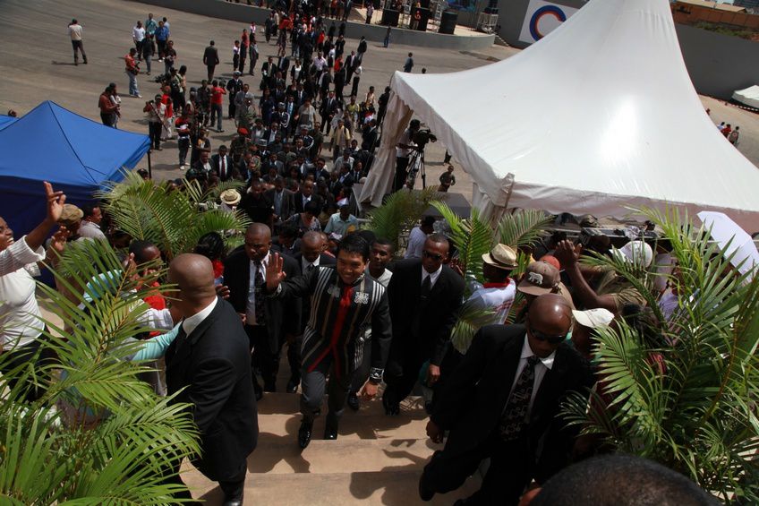 Dans le cadre du IIè anniversaire de la IVèRépublique, le couple présidentiel, Andry et Mialy Rajoelina, a inauguré le «Coliseum de Madagascar» sis à Antsonjombe. 2è partie. Photos: Harilala Randrianarison