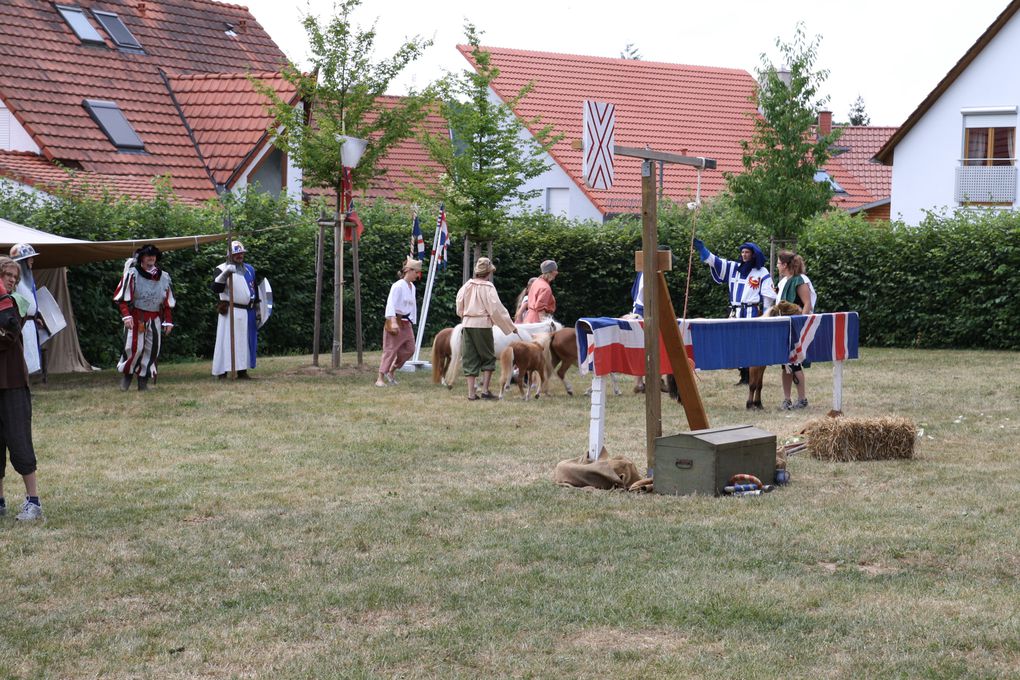 18.07.2010 Obergrombach
Burgfest mit mittelalterlichen Ritterspielen