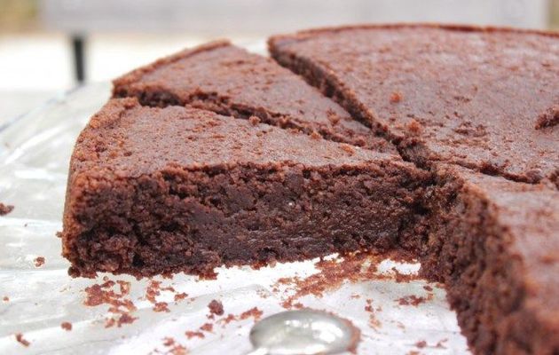 Easy chocolate sponge cake recipe bbc