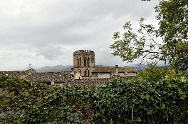 Saint Lizier, sa cathédrale, son cloitre.