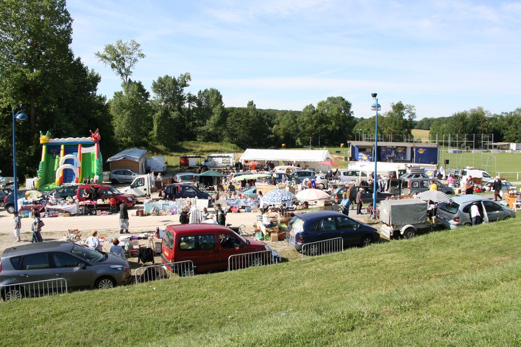 La Brocante du dimanche matin dans la bonne humeur au complexe sportif de Mouroux