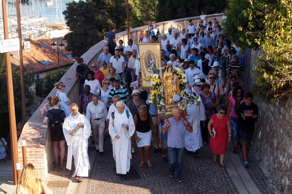 Août : procession et messe de l'Assomption