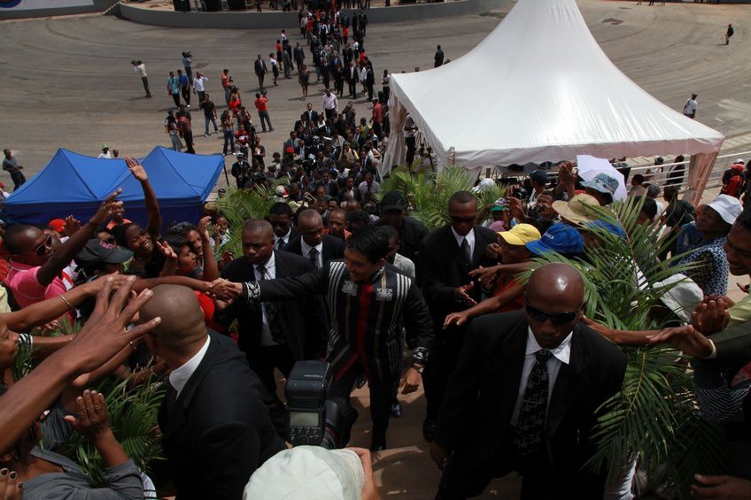 Dans le cadre du IIè anniversaire de la IVèRépublique, le couple présidentiel, Andry et Mialy Rajoelina, a inauguré le «Coliseum de Madagascar» sis à Antsonjombe. 2è partie. Photos: Harilala Randrianarison