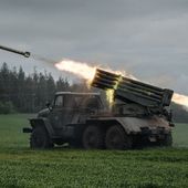 Guerre en Ukraine: la pression russe reste forte dans l'est du pays, Zelensky galvanise ses troupes