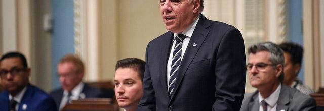 Le premier ministre du Québec François Legault a offert ses excuses aux Premières Nations et aux Inuits au nom de l’État québécois.  