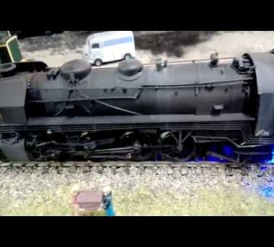 Vidéo d''essai après restauration d'une locomotive 141 R Rivarossi