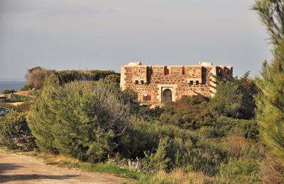 Six-Fours : La Batterie du Cap Nègre, Haut Lieu Artistique et Muséologique