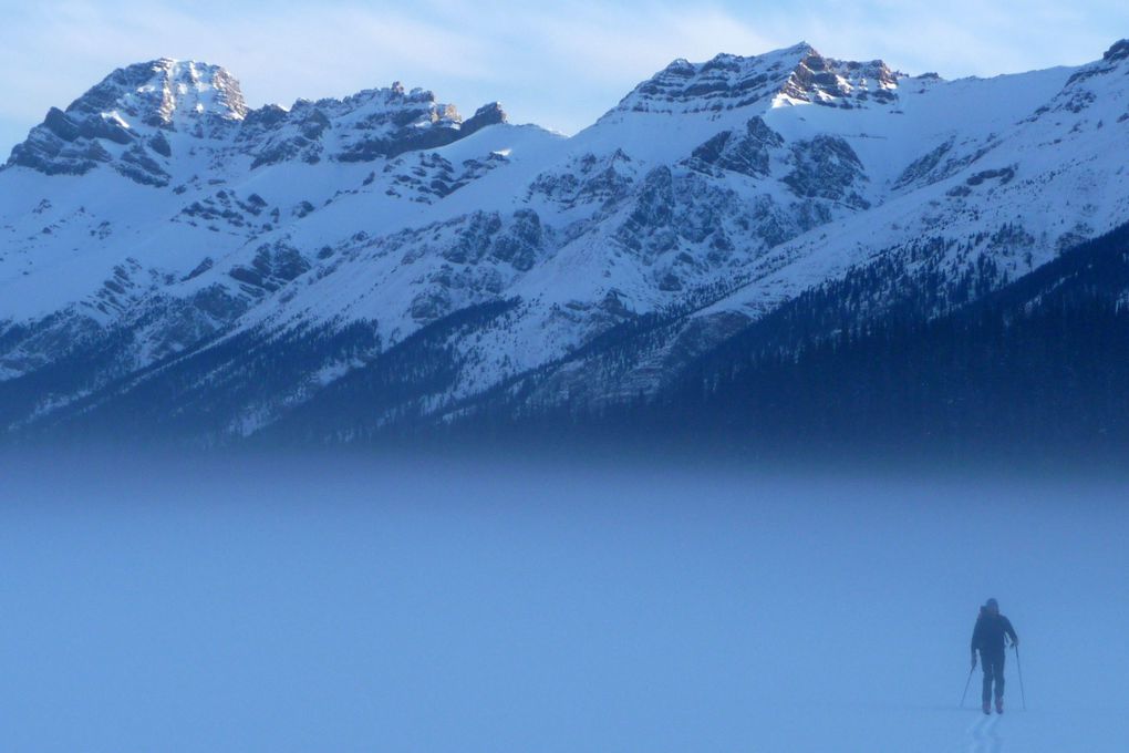 Deux mois bien charges : ski de rando entre Colombie Britannique et Alberta, kayak sur Vancouver Island, visite de Toronto et Ottawa, canoe en Ontario, debut du printemps a Montreal et Mont Tremblant, chutes du Niagara et decouverte du Nouveau Brunsw