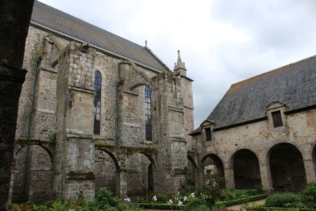 Croisière sur la Rance Dinan et Lehon. Visite de la petite Cité de caractère et de l'Abbaye Saint-Magloire, fondée au ix siècle et située sur les berge de la Rance. 