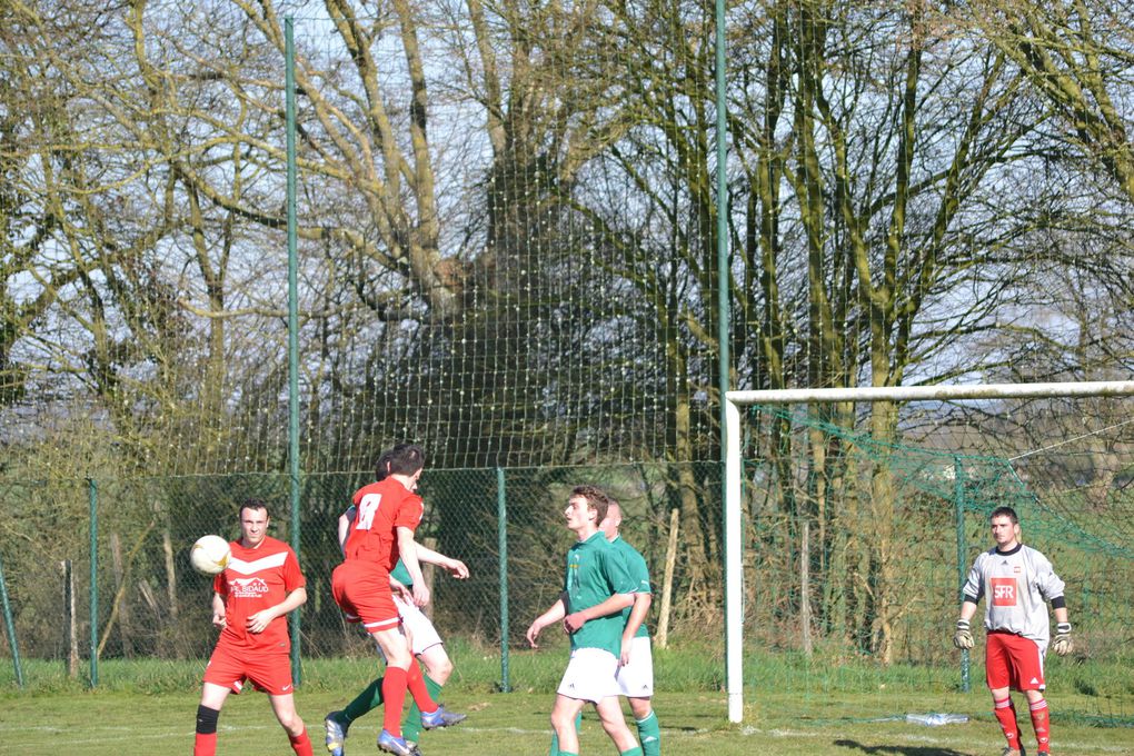 Quelques photos du matchs contre le FC Chateau-gontier (08-03-2015) Merci à Pépé pour les photos!