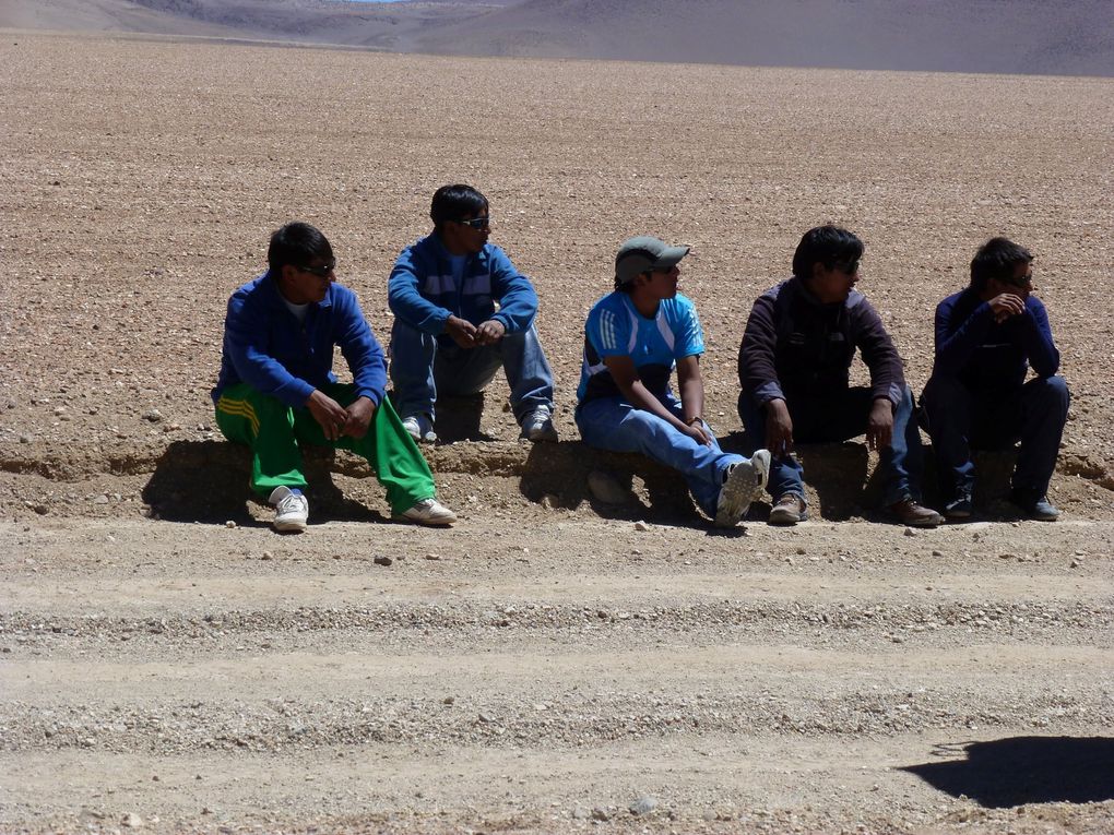 Découvrez avec cet album les multiples facettes de la Bolivie. Avec l'Amazonie, le désert de sels, ses lacs, on ne peut qu'être émerveillé.