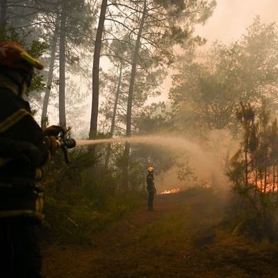 Incendies en Gironde : plus de 16.000 personnes évacuées ce lundi, la situation est "très compliquée" Lundi 18 juillet 2022 à 5:52 - Mis à jour le lundi 18 juillet 2022 à 19:15 - Par Bénédicte Courret, Oanna Favennec, France Bleu Gironde, France Bleu!