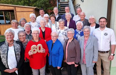 Mit der SVV-Damengymnastikabteilung feierte eine "verschworene" Gruppe ihr 60jähriges Bestehen