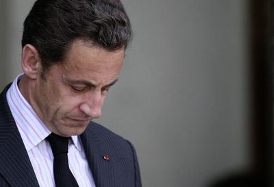 Sarkozy dépassé et enterré par les Français!