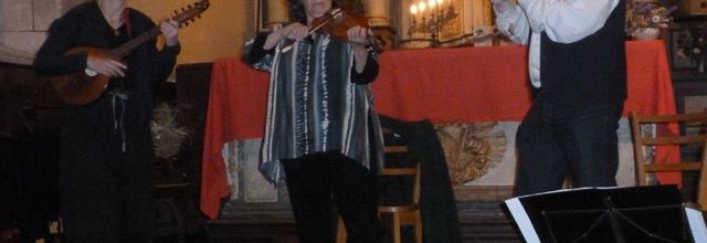 Ensemble Toss The Feathers