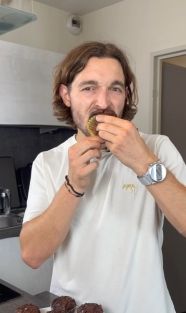 Muffins CROUS Chef Tomy joint #PETA pour combler demande végane recette #instagram