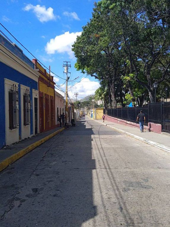 Espacios del centro y norte de Valencia se notan desolados al inicio del presente 2022 (Fotos: Carlos Feo)