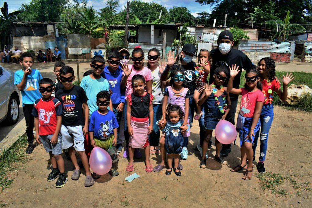 Fundación &quot;Dar Más que Recibir&quot; celebró el Dia del Niño con diversas actividades en comunidades al sur de Valencia