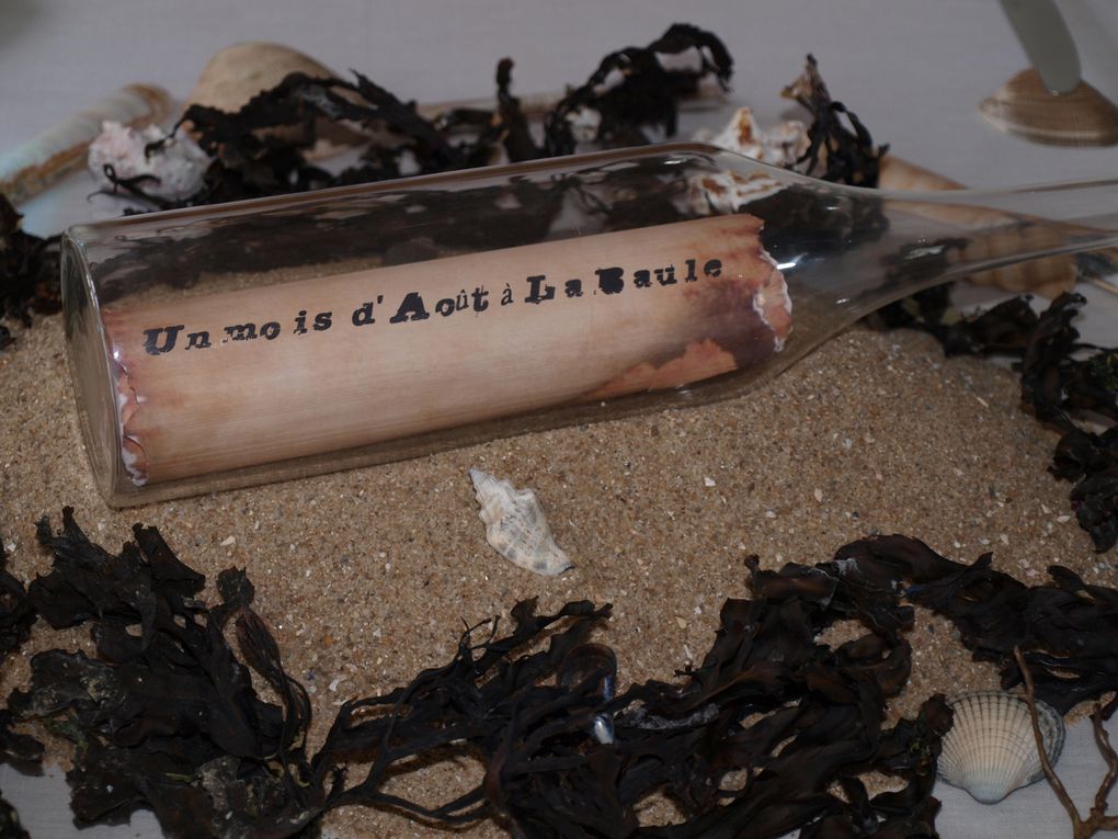 Une table "souvenirs de vacances" réalisée avec ce que la nature nous offre en bord de mer.