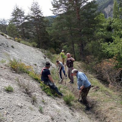 L'esprit de tradition et de solidarité perdure à Saint-Benoît grâce à l'entretien du canal d'arrosage