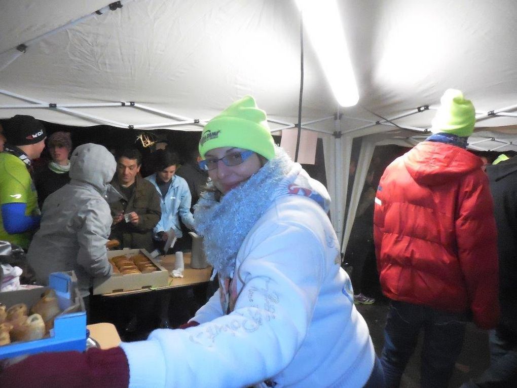 Dans le parc de l'Hôtel de ville : avant le départ et accueil au stand de l'OMS à l'arrivée (pain au chocolat et boissons chaudes ou fraîches) 