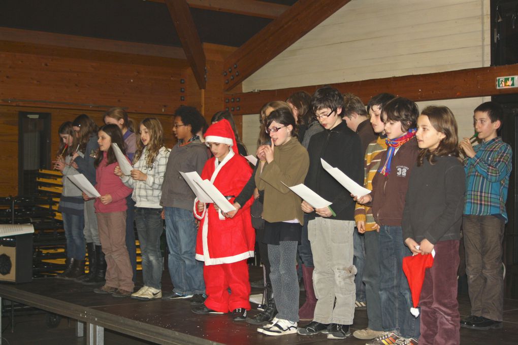 Photos de la fête du collège Diwan de Saint-Herblain, le 14 décembre 2010.