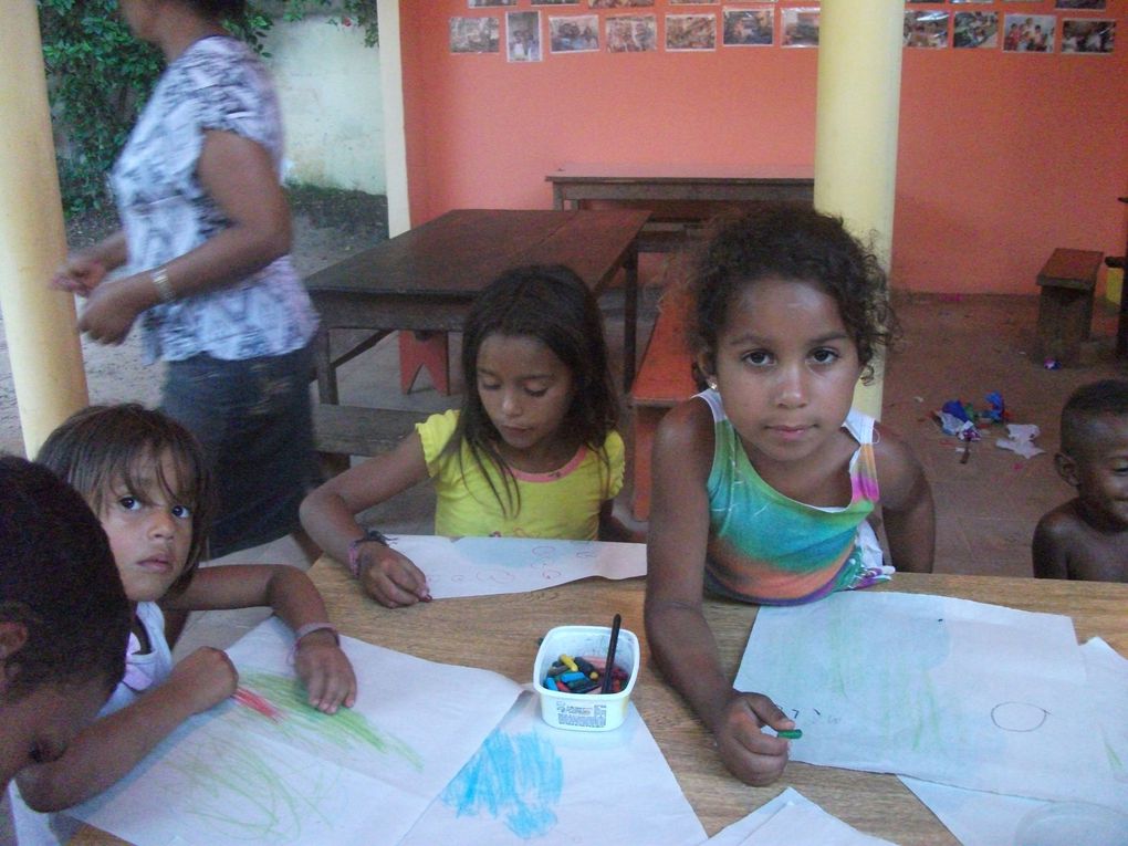 activité divers de la brincadeira: maquillage, domino, dessin, tamgram, gymnastique.