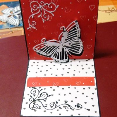carte pop up  avec un die Joy Craft... le papillon