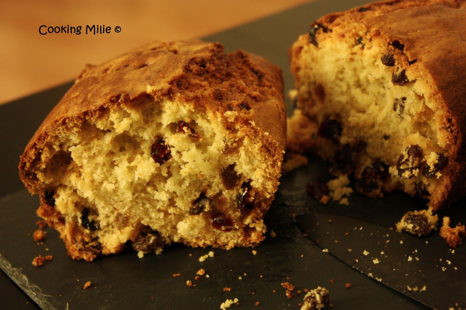 Cake aux cranberries, raisins et fruits confits