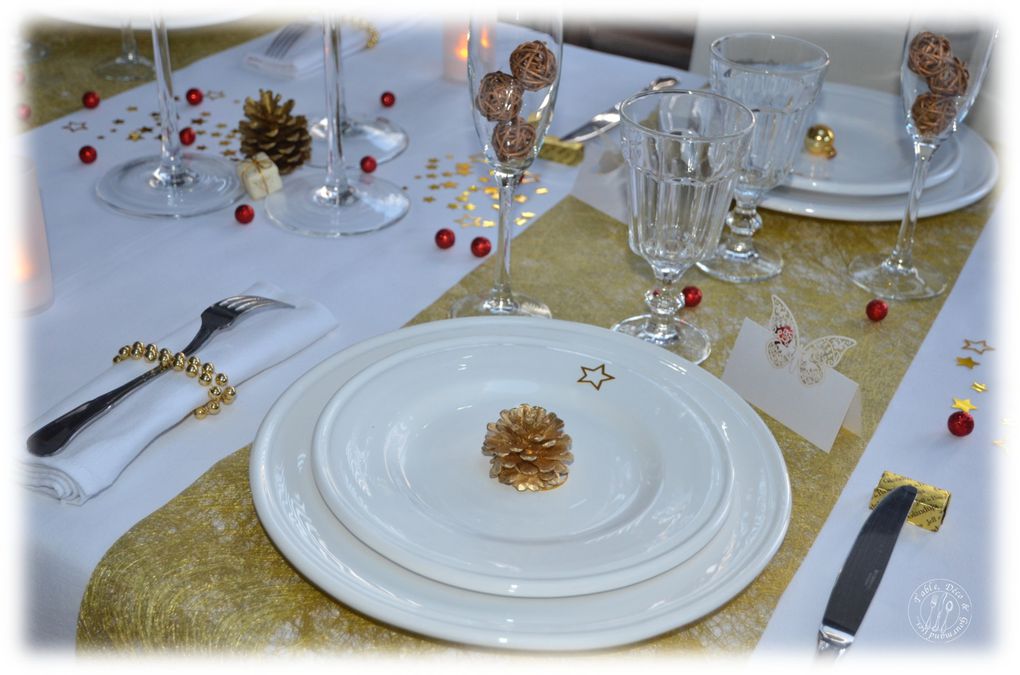 Album - Table-Un-Reveillon-de-Noel-rouge-et-or