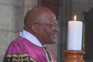 La prière touchante de Desmond Tutu pour Nelson Mandela