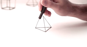 Ce stylo permet d'écrire dans les airs en créant des impressions 3D