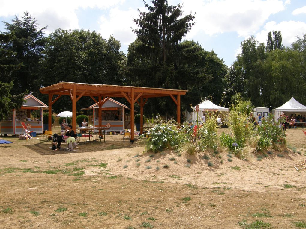 Une plage à la ville dans un cadre verdoyant. C'est Metz Plage