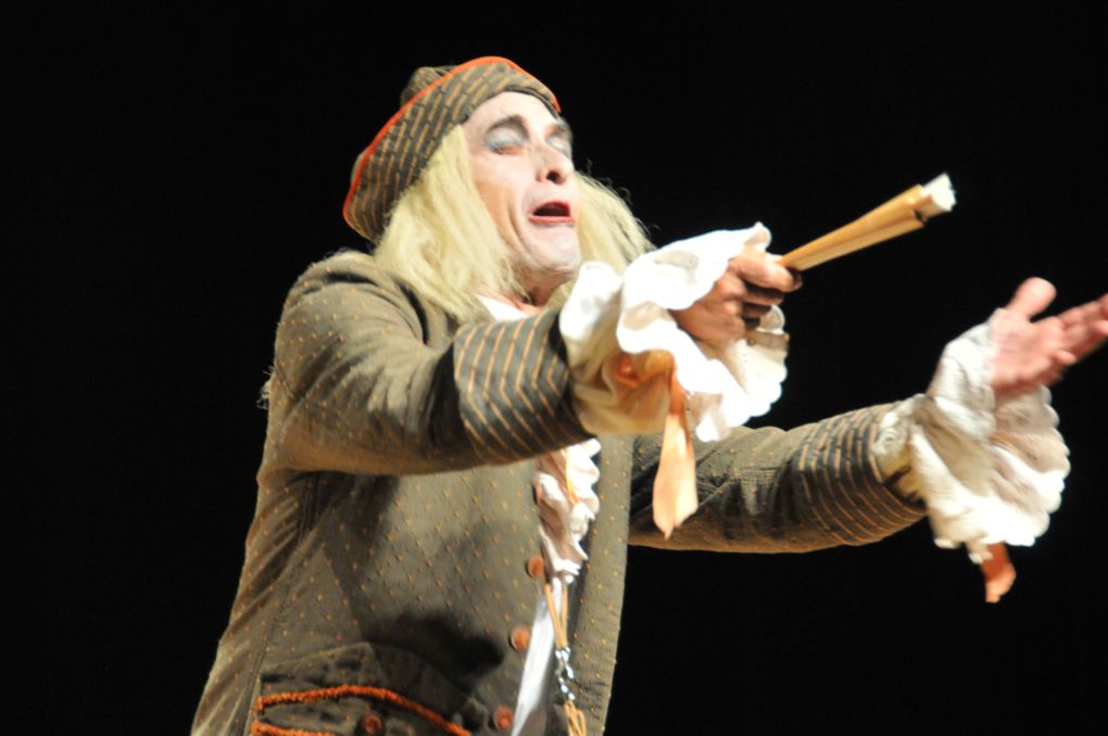 La compagnie de la Reine a fait salle comble pour sa représentation des "Fourberies de Scapin" à Saint-Jean-de-Maurienne.

Photos : P.Dompnier