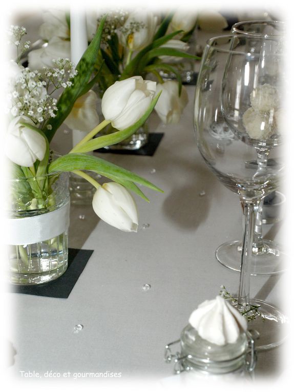 Une table toute en délicatesse et en harmonie autour de cette sublime fleur qu'est la tulipe blanche...