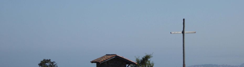 Le mont du Calvaire et sa chapelle près de Biriatou