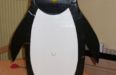 Meuble en carton "pingouin"