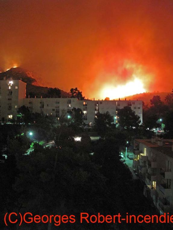 Les 22 et 23 juillet 2009 un gigantesque incendie qui aurait été causé par nos amis les bêtes, les militaires du camp de Carpiagne... Photos d'une catastrophe...