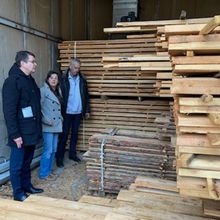 Visite du Préfet et de la Sous-préfète dans le Haut Verdon pour échanger avec la filière bois.