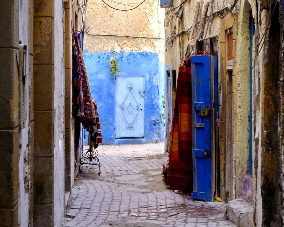 Chaque rue est extraordinaire par ses couleurs, sa luminosité, ses détails et ses angles. 